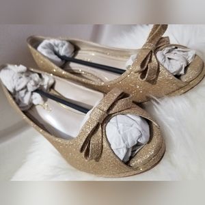 👠 Like New - Women Size 11B Metallic Gold High Heels - Only Worn Once Indoors